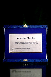 Preis für der beste Geigenlack, das 3. Internazionales Vencelav Metelka Geigenbaufestival in Nachod (2008)